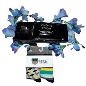 Pair of Thieves NWT 2 Pairs Crew Socks Kids M (4-8 years)